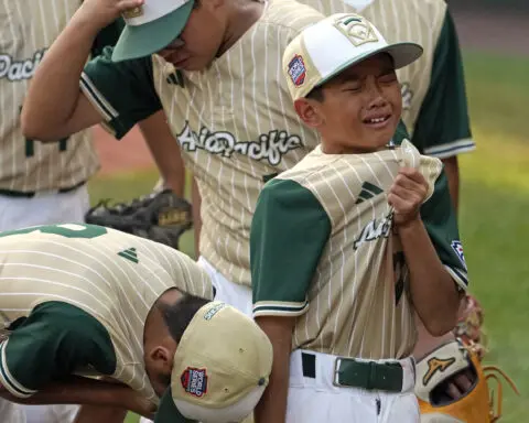 Lake Mary, Florida, rallies to beat Taiwan 2-1 in 8 innings to win Little League World Series title