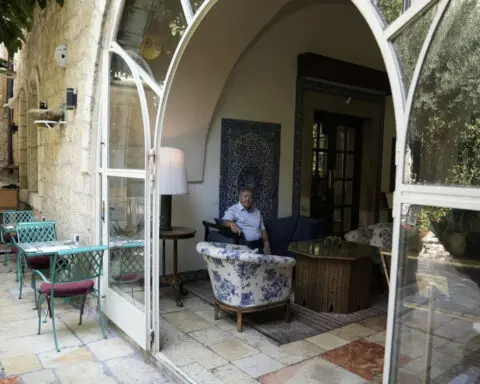 Israel's economy is struggling. Economists say ending the war would help