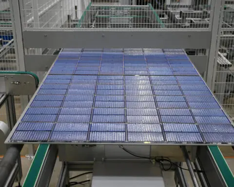 Meyer Burger halts solar plant in Colorado, plans restructuring