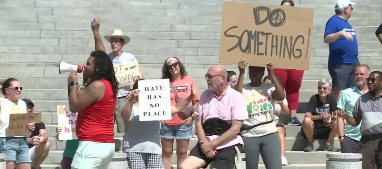 Rally for peace held at Pennsylvania state capitol after neo-Nazi march