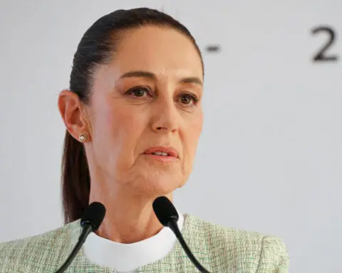 Mexican opposition senators flip to ruling bloc, on the verge of supermajority