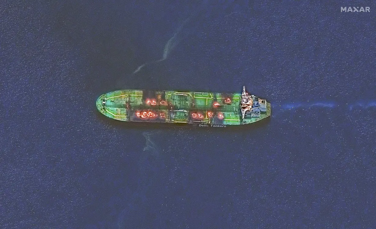 Houthi video shows the Yemeni rebels planted bombs on tanker now threatening Red Sea oil spill