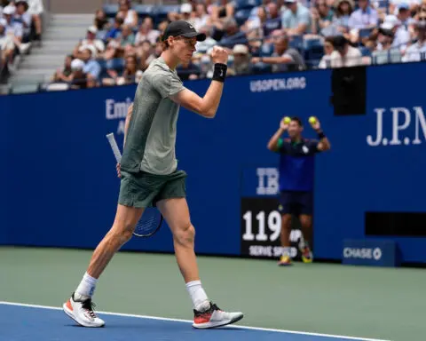 World No. 1’s Jannik Sinner and Iga Świątek ease into US Open third round