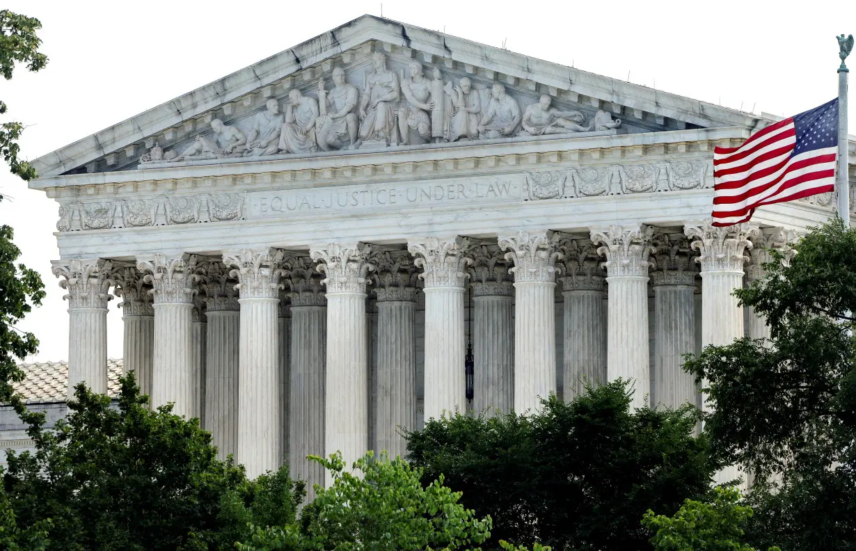 FILE PHOTO: The U.S. Supreme Court building in Washington