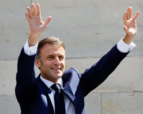 France's political quagmire keeps asset recovery at bay