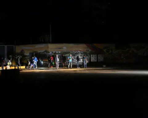Power beginning to return in Venezuela after nationwide blackout