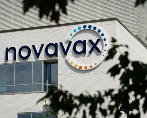 U.S. drug watchdog approves new Covid-19 vaccines