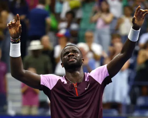 Frances Tiafoe rallies to defeat Ben Shelton in US Open thriller and will next face Alexei Popyrin