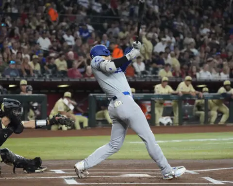 Ohtani, Betts and Freeman hit consecutive homers for Dodgers to lead off game vs. Diamondbacks