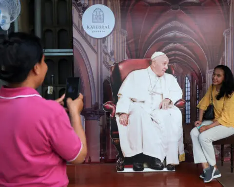 Pope to visit Jakarta's Istiqlal mosque in push for interfaith harmony