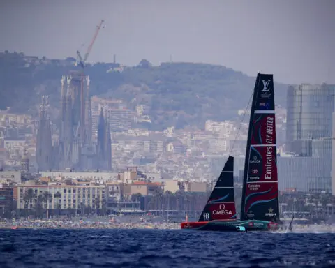 Alinghi fails to make race start because of mainsail issue in America's Cup