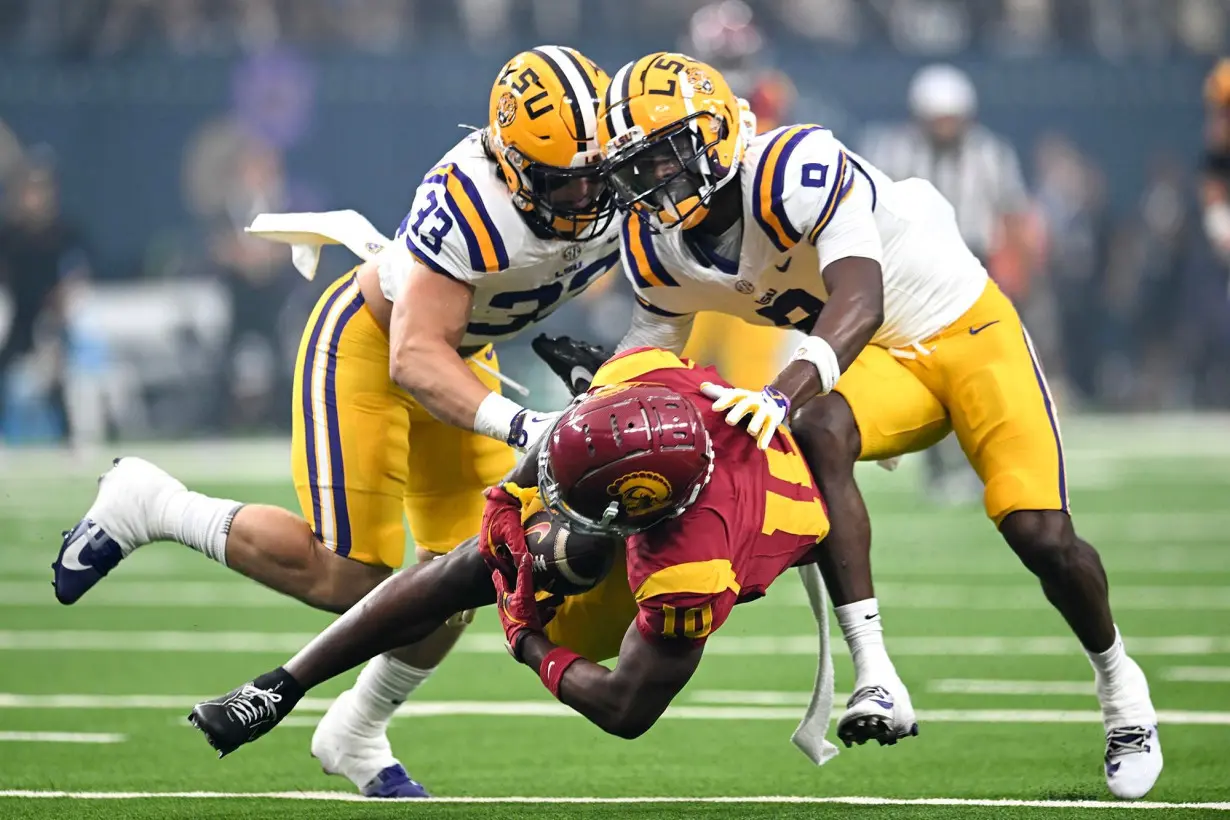 Kyron Hudson made an acrobatic catch against LSU.