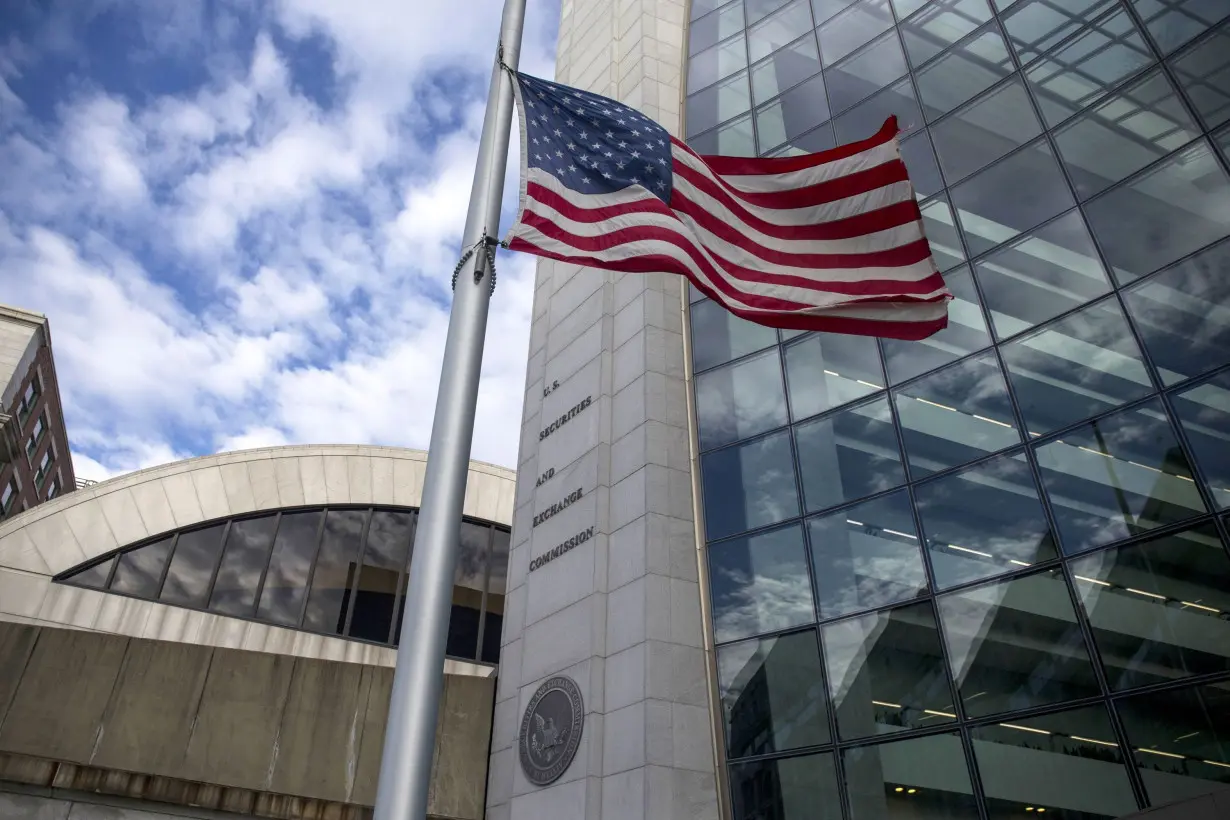 SEC fines six major credit rating agencies over failure to keep electronic records