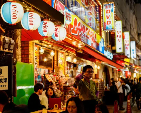 Japan's service activity extends gains in Aug, PMI shows