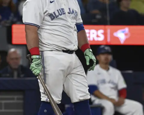 Kyle Schwarber hits 3 homers for 2nd time this season as Phillies rally past Blue Jays 10-9