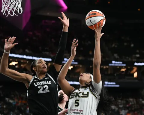 A’ja Wilson scores 30 points as the Las Vegas Aces hand the Chicago Sky a seventh-straight loss