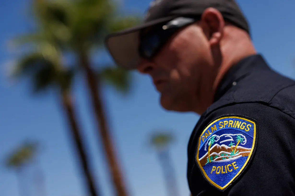 Palm Springs, a liberal resort town, opts for police enforcement against the homeless