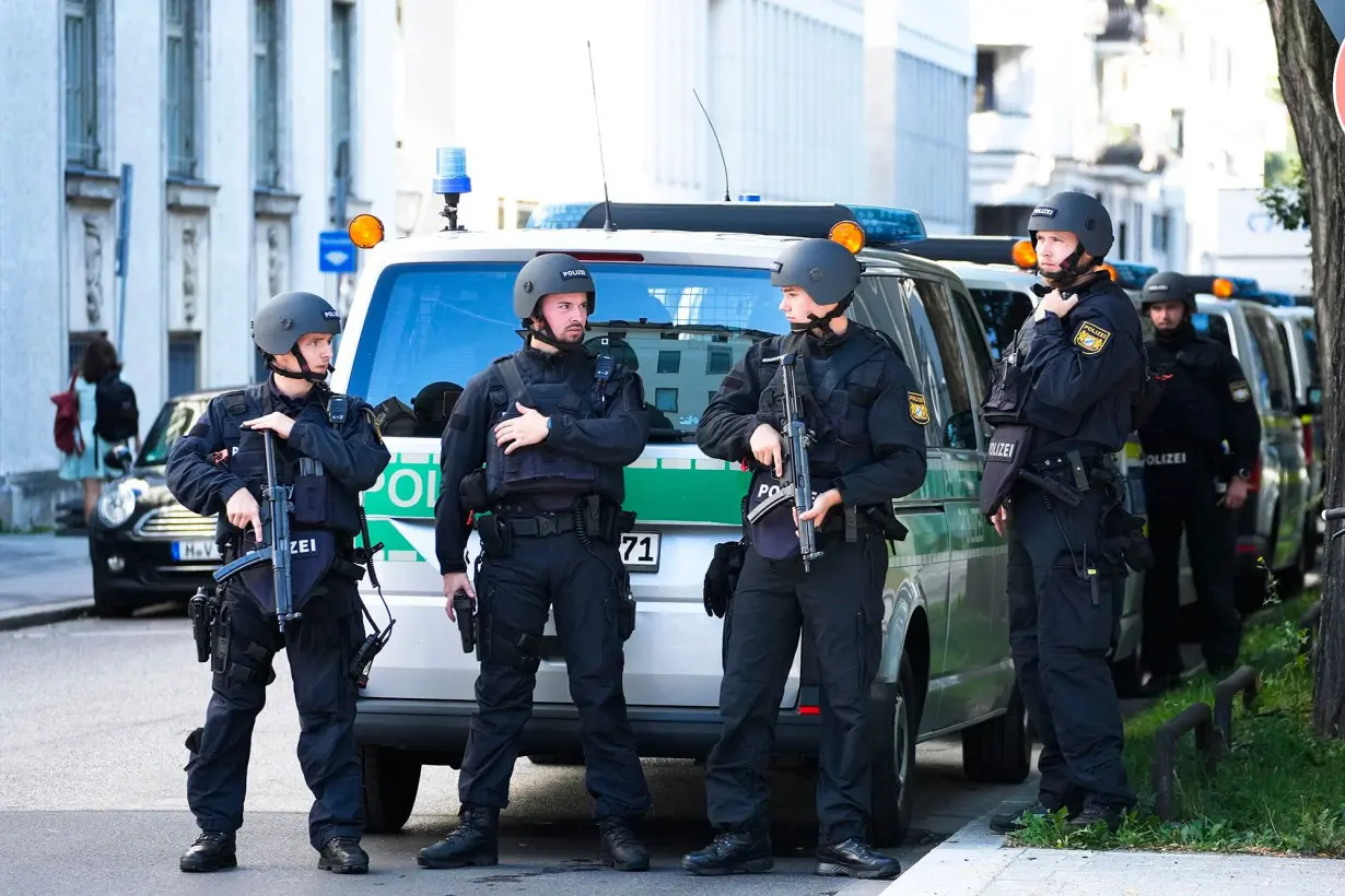 Police kill armed man near Israeli consulate in Munich