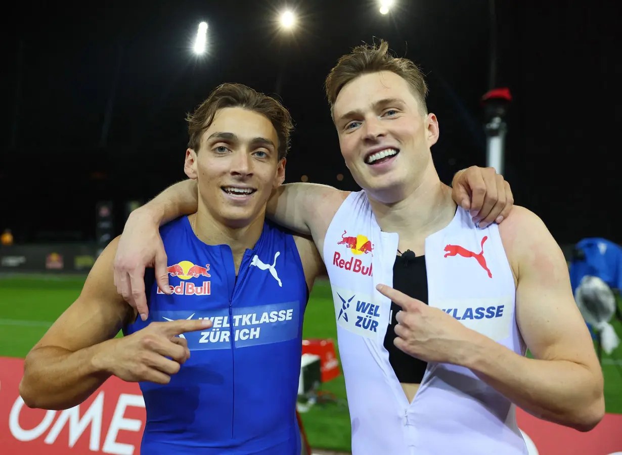 Mondo Duplantis runs 100 meters in 10.37 seconds to beat Karsten Warholm in exhibition race