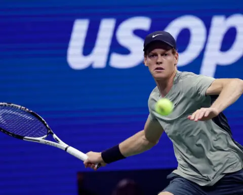 World No. 1 Jannik Sinner, chasing second major title, reaches US Open semifinals with win against No. 5 Daniil Medvedev