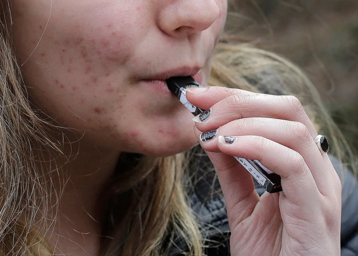 E-cigarette use among youth in the US declined to the lowest level in a decade