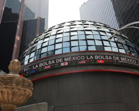 Mexico bank regulator approves details of stock market reform