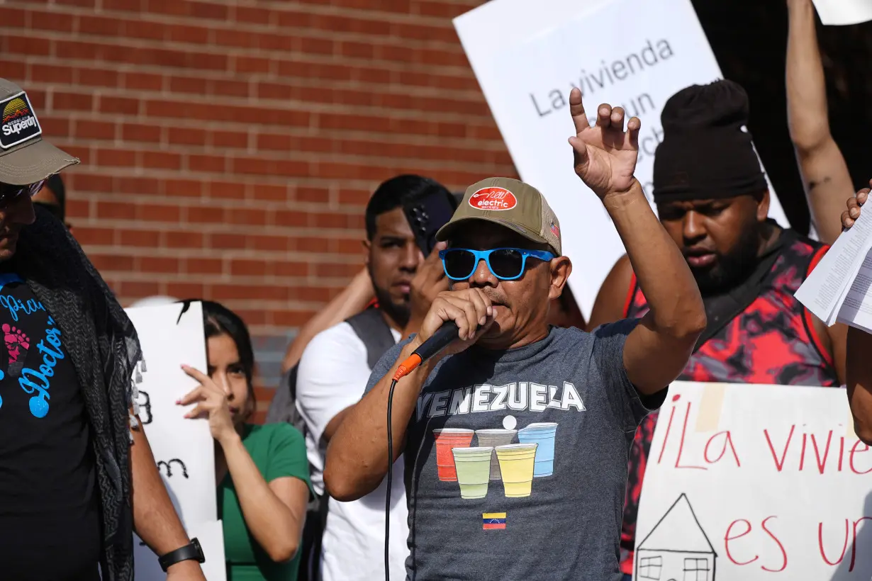 Police deny Venezuela gang has taken over rundown apartment complex in Denver suburb