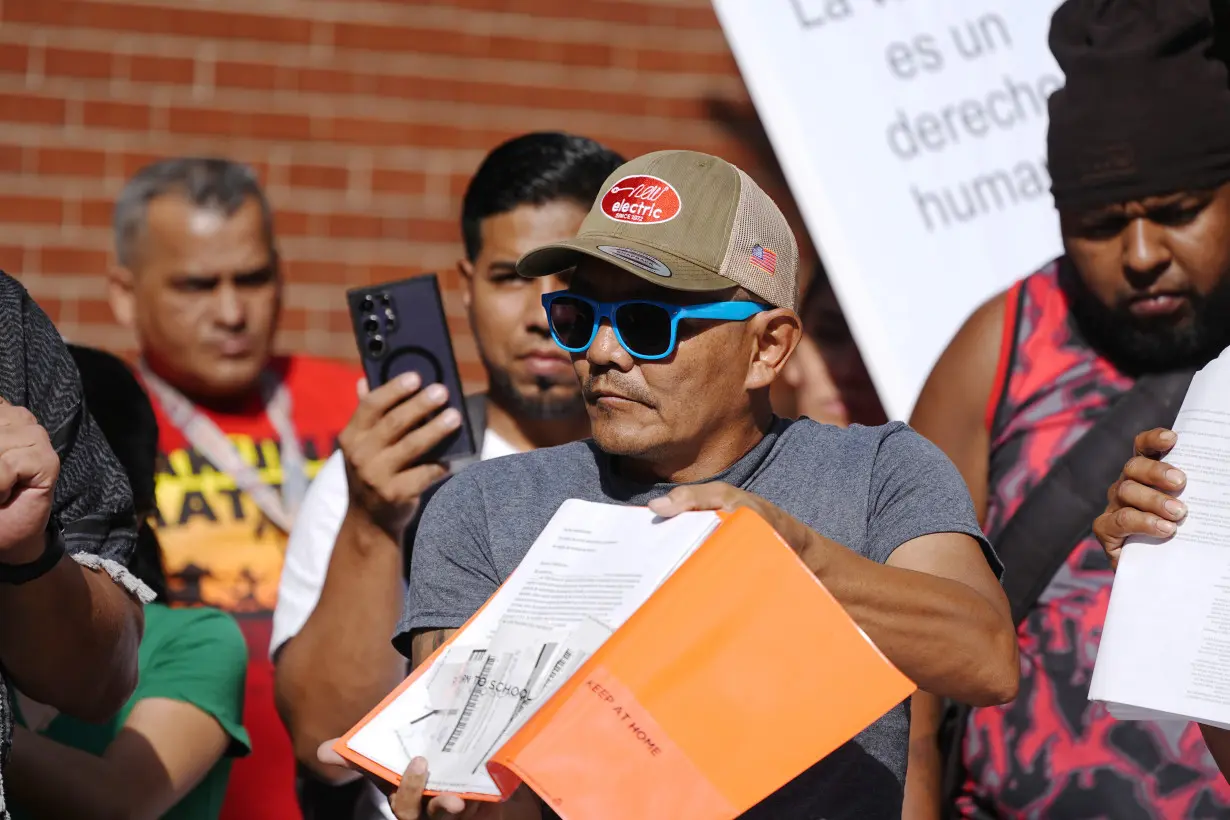 Police deny Venezuela gang has taken over rundown apartment complex in Denver suburb