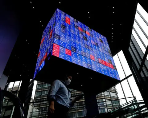 Nervy end to volatile week, yen eyes breakthrough