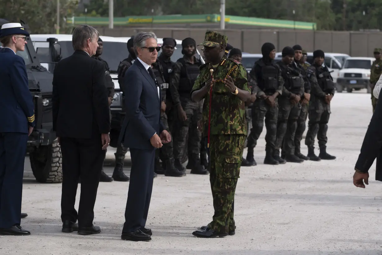 Blinken arrives in Haiti to show US support for fighting gang violence