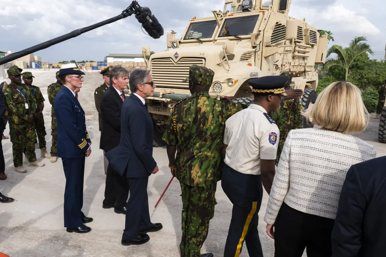 Blinken arrives in Haiti to show US support for fighting gang violence