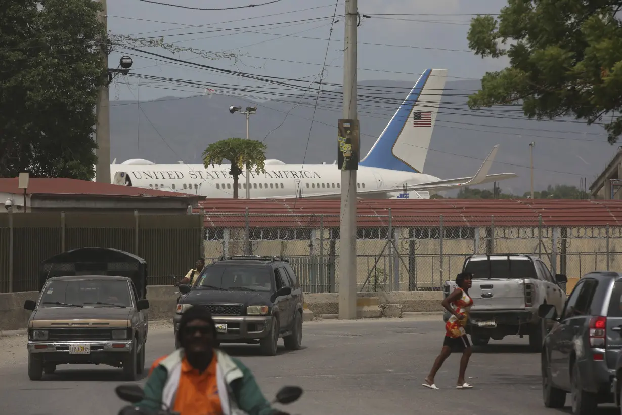 Blinken arrives in Haiti to show US support for fighting gang violence