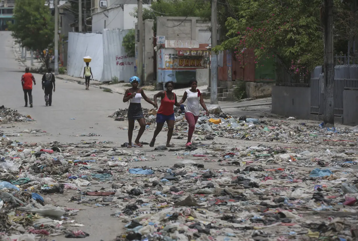 Blinken arrives in Haiti to show US support for fighting gang violence