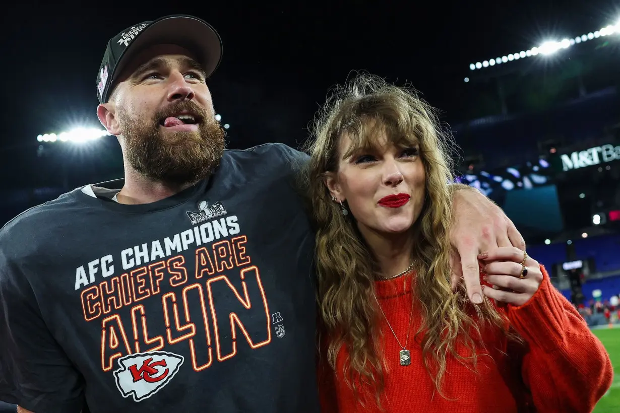 Taylor Swift cheers on Travis Kelce as Kansas City Chiefs win season opener