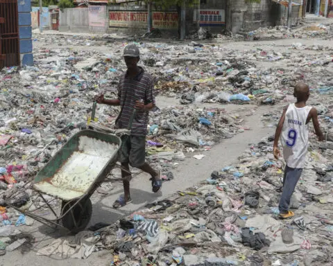 Blinken arrives in Haiti to show US support for fighting gang violence