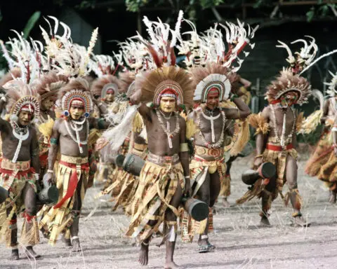 Pope to meet Papua New Guinea Catholics who embrace both Christianity and Indigenous beliefs