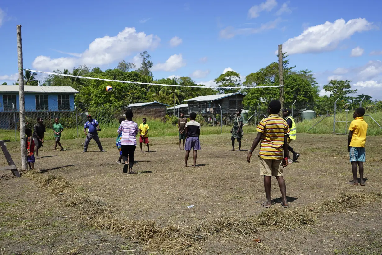 Pope to meet Papua New Guinea Catholics who embrace both Christianity and Indigenous beliefs