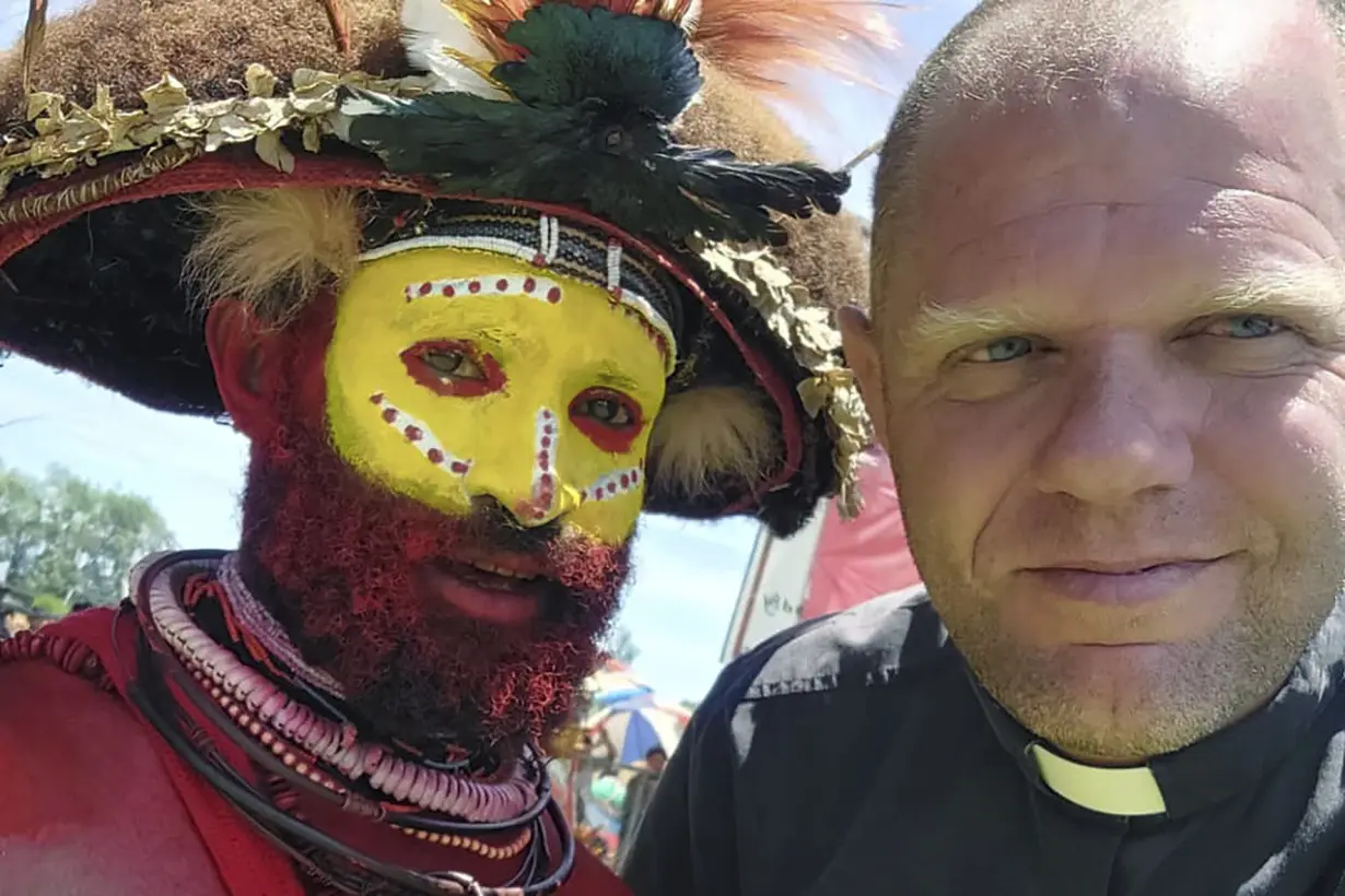 Pope to meet Papua New Guinea Catholics who embrace both Christianity and Indigenous beliefs