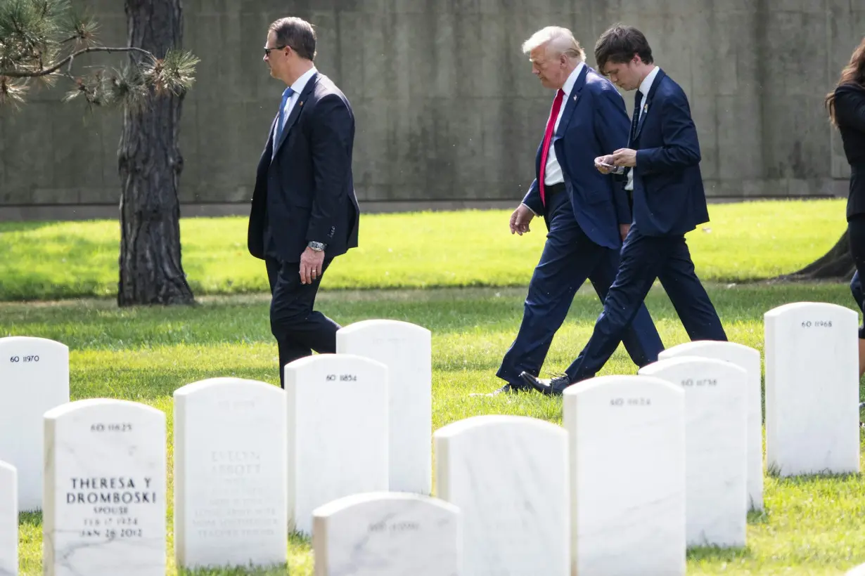 Trump campaign violated rules in Arlington National Cemetery visit, cemetery legal expert explains