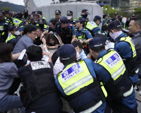 Japan's leader makes a farewell visit to Seoul and reaffirms sympathy for Korean colonial victims