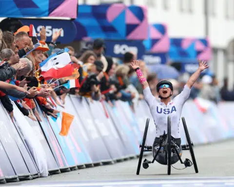 Team USA star Oksana Masters tells CNN she was made to cover up Ukrainian heart sticker on helmet at the Paralympics