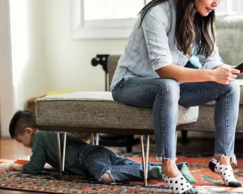 It’s time for parents to learn manners around phone use