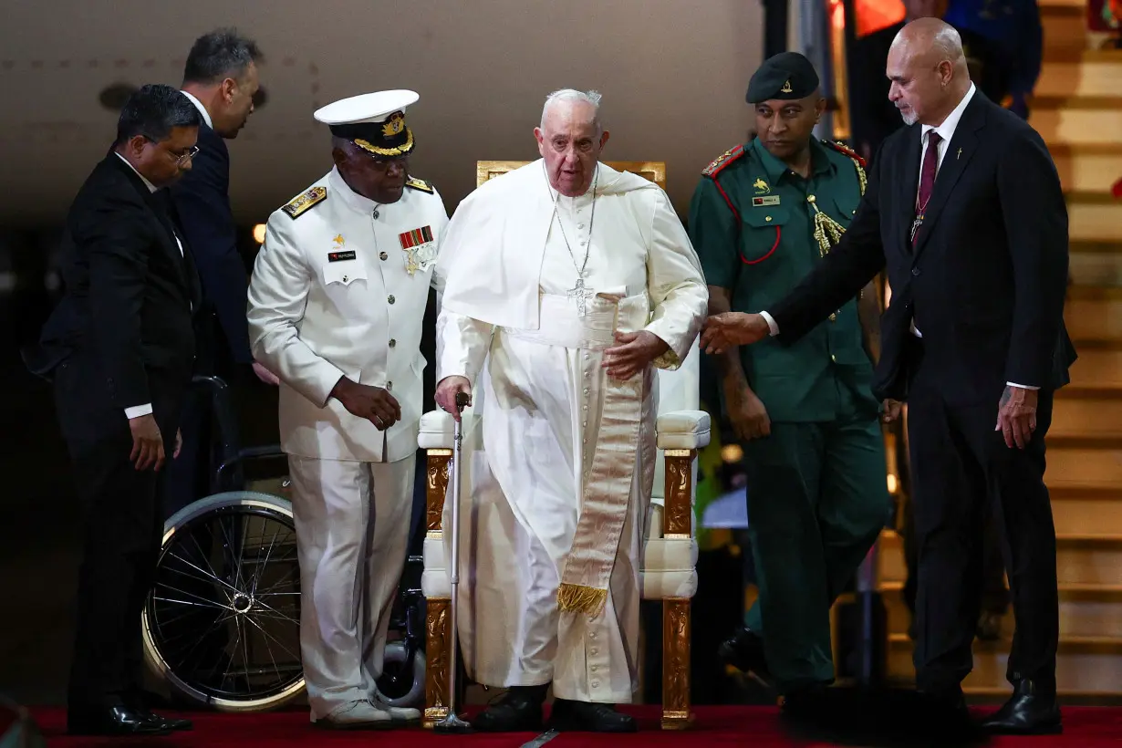 Pope Francis arrives in Papua New Guinea