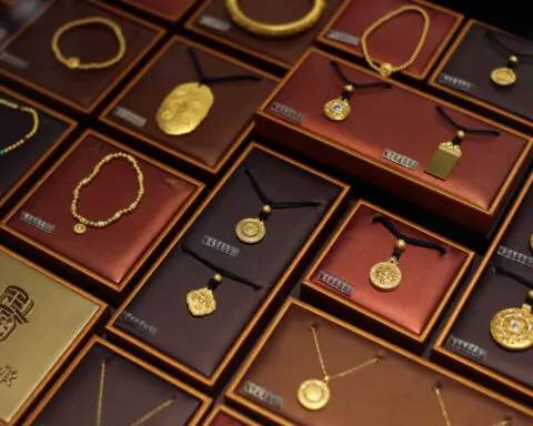 China's central bank pauses gold purchases for a fourth month in August
