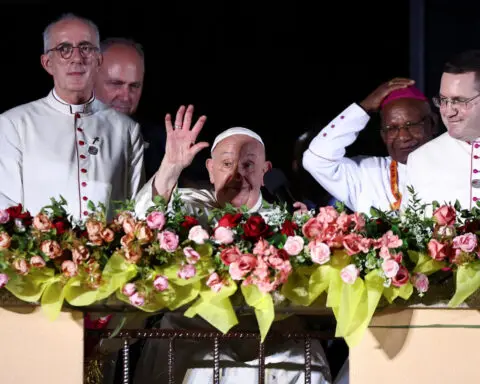 Pope Francis, in resource-rich PNG, urges fair treatment for workers