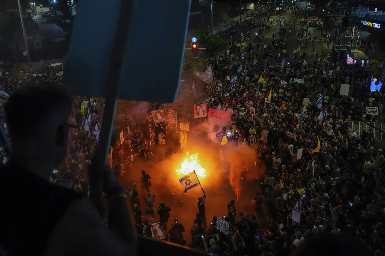 Israelis surge into the streets again in protest as the toll in Gaza grows