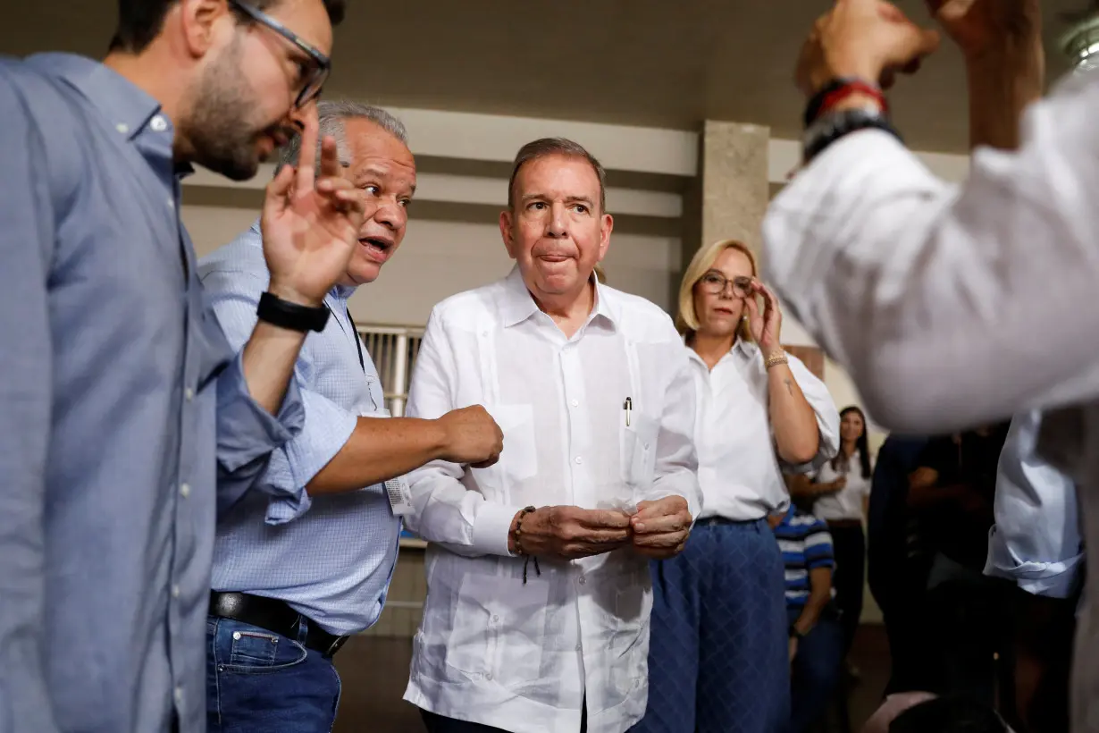 Venezuela opposition candidate Gonzalez leaves for Spain as diplomatic tensions rise