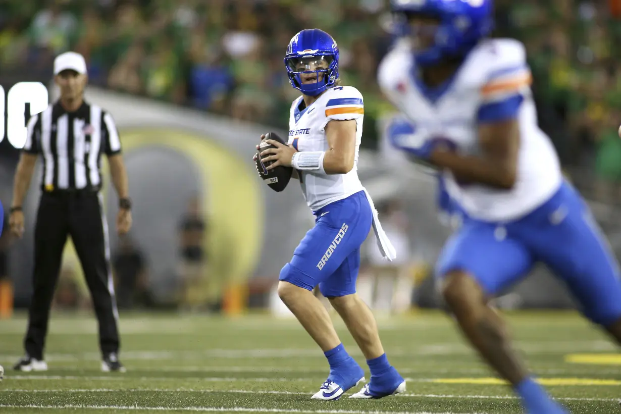 No. 7 Oregon beats Boise State 37-34 on last-second field goal