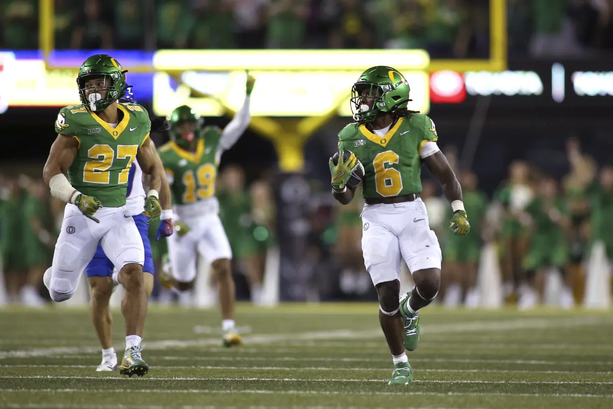 No. 7 Oregon beats Boise State 37-34 on last-second field goal