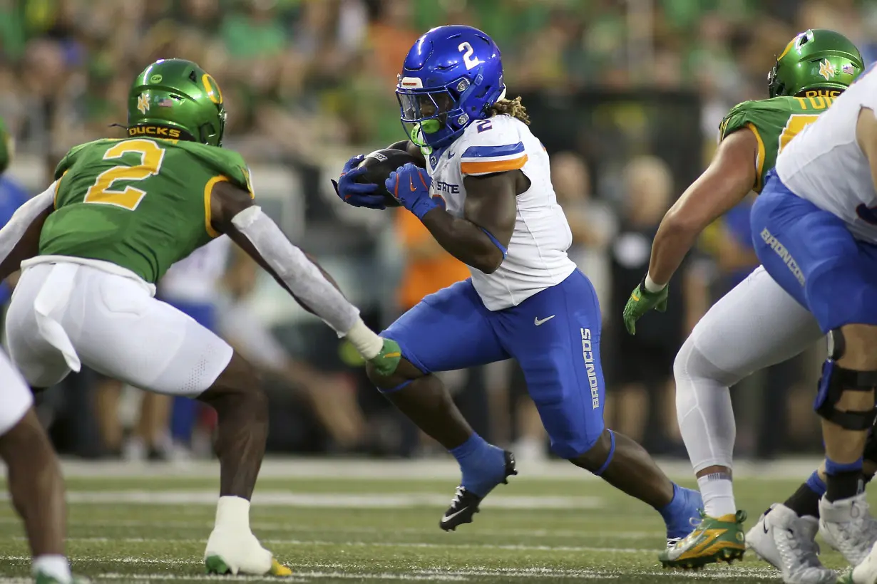 No. 7 Oregon beats Boise State 37-34 on last-second field goal